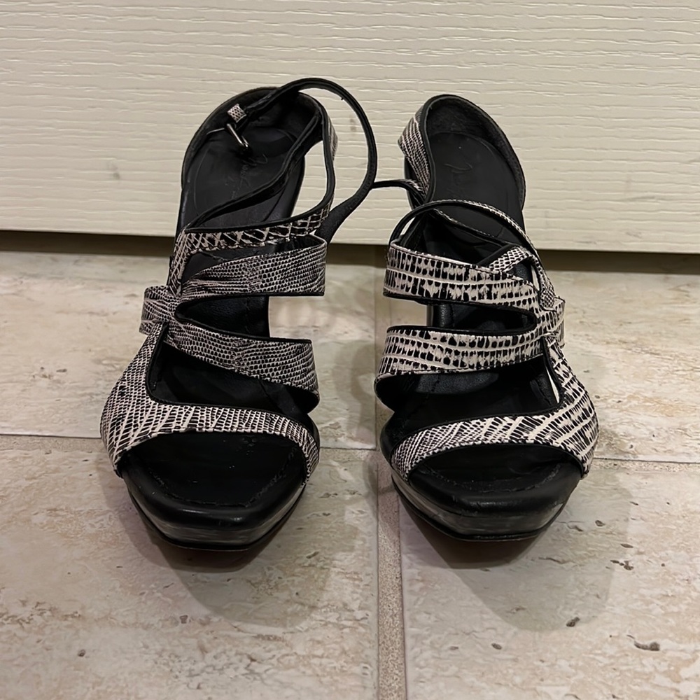 Max Azria leather sandals size 37.5